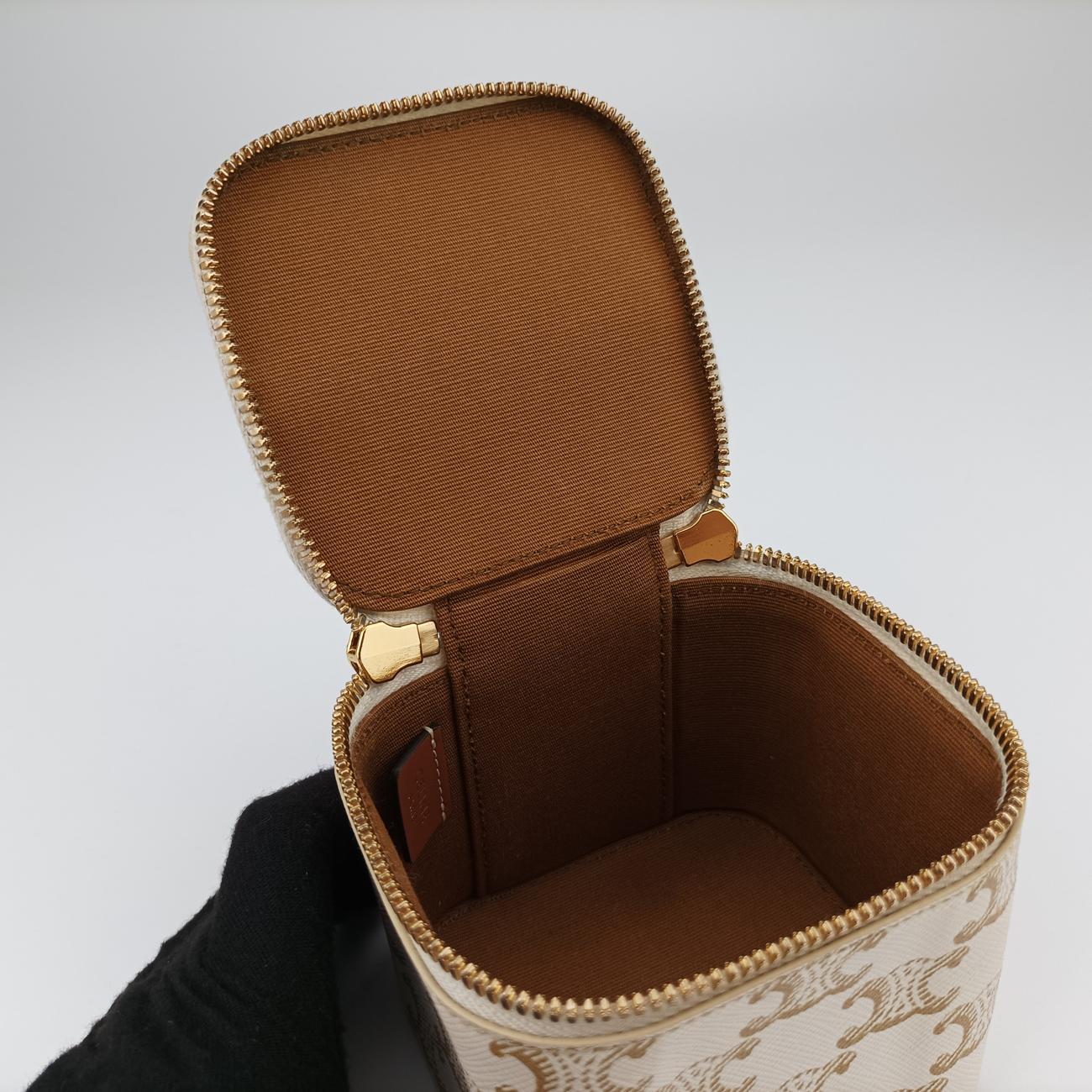 TRIOMPHE mini vanity case White PVC coated canvas  U-DS-0243 White PVC coated canvas U-DS-0243