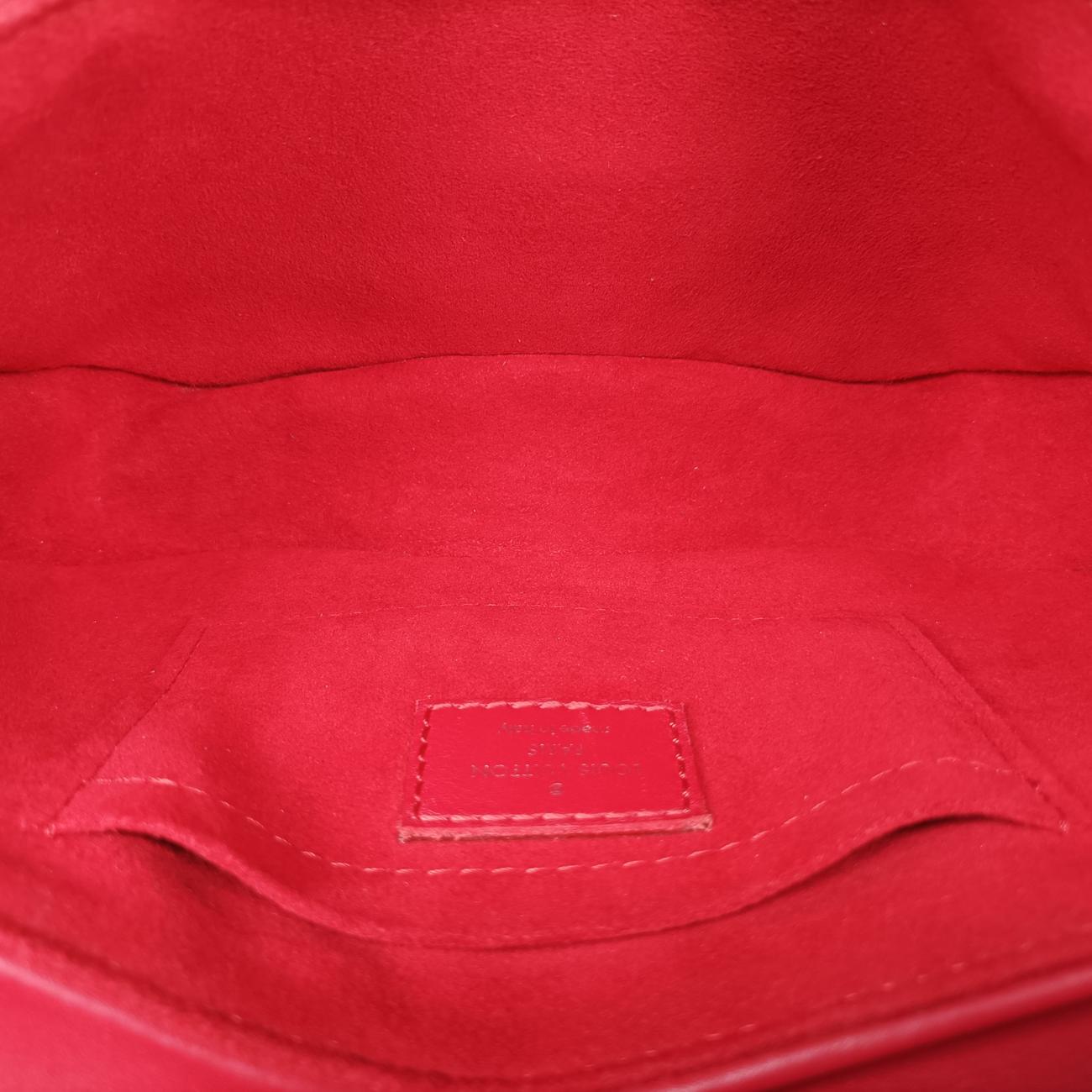 NEW WAVE Chain PM ROUGE ECARLATE Leather NZ2168