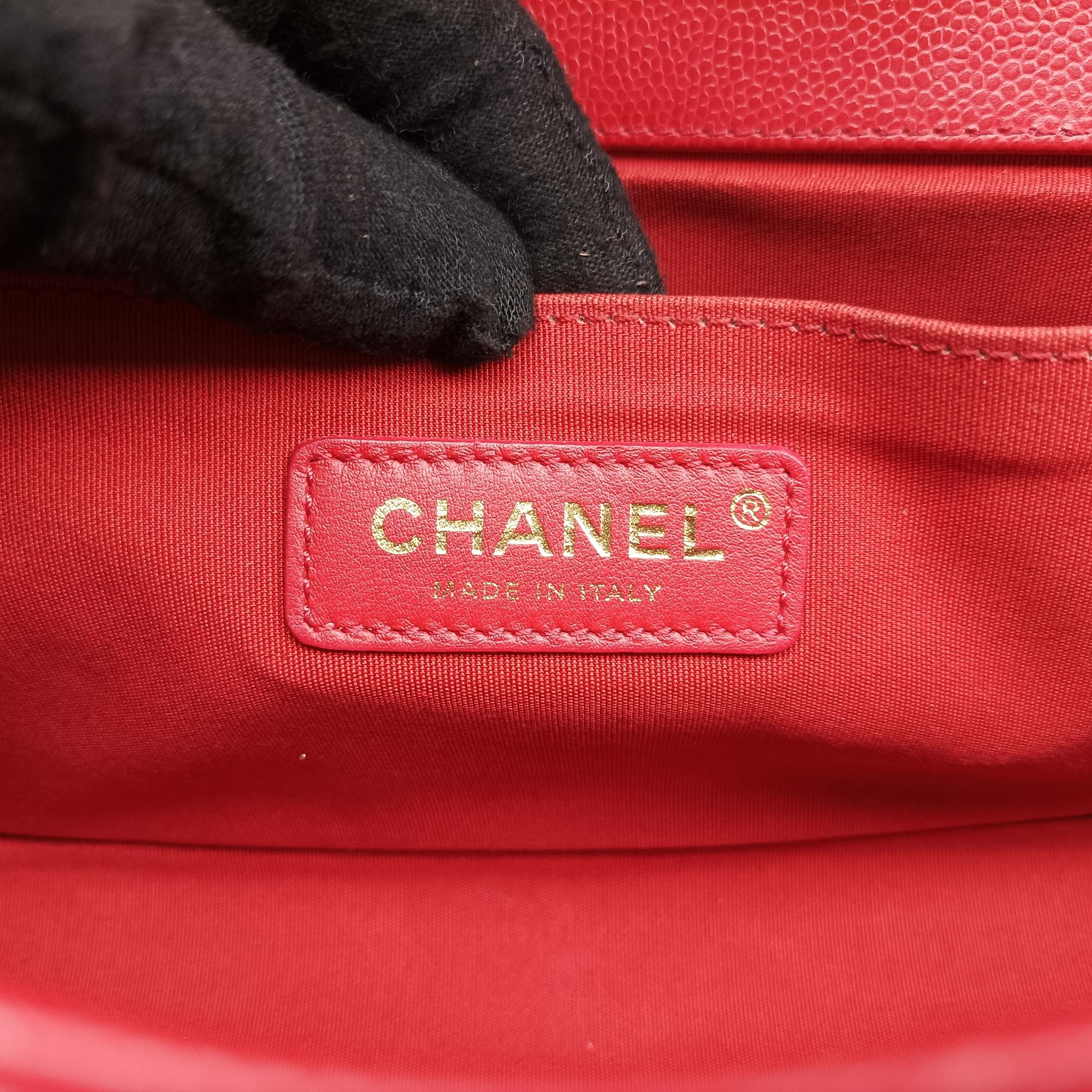 BOY CHANEL Red caviar skin 25264326