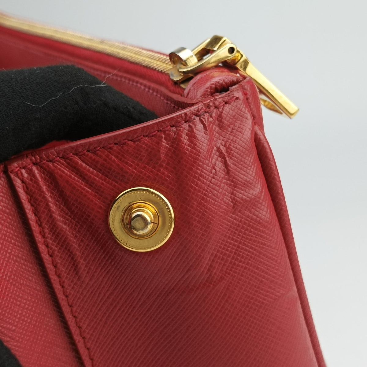 Secondhand Prada Galleria Red SAFFIANO Leather BN1786 handbag | stylenewstar