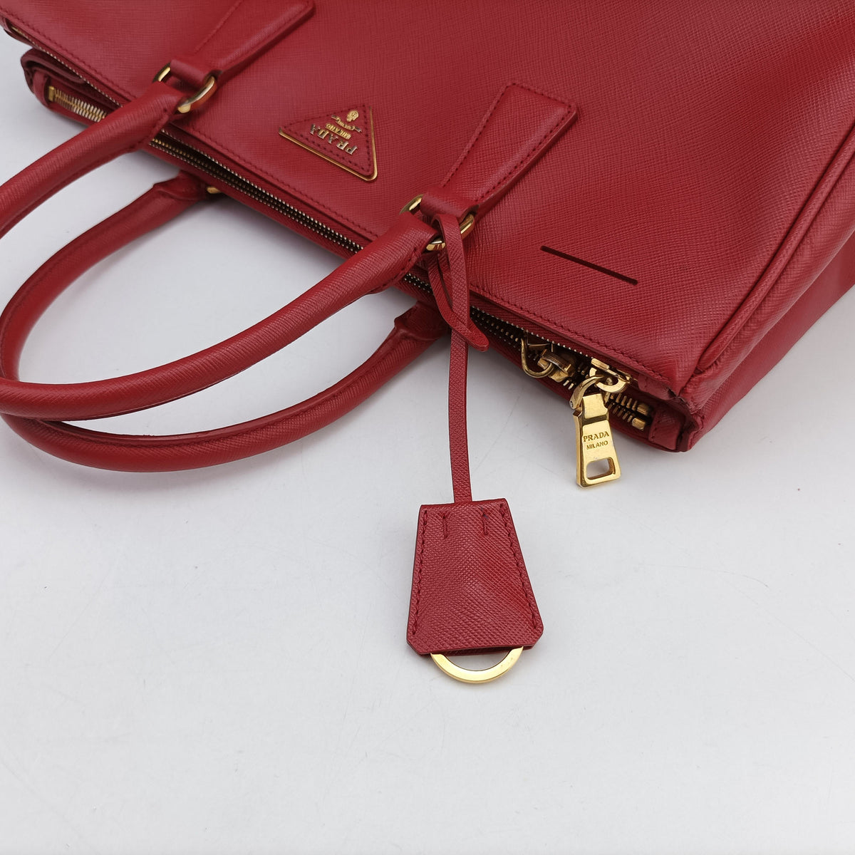 Secondhand Prada Galleria Red SAFFIANO Leather BN1786 handbag | stylenewstar