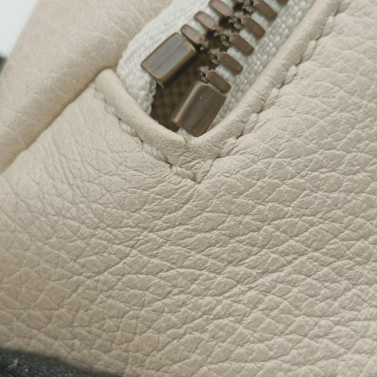 Pre-owned Gucci Print White Leather 527792 bum bag/waist bag | stylenewstar