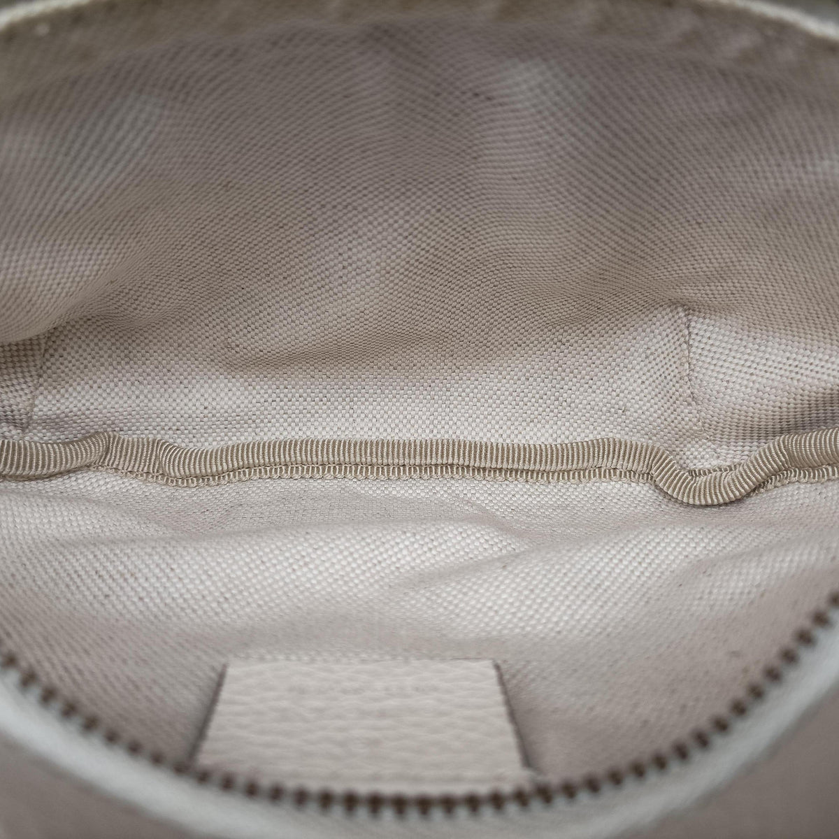Pre-owned Gucci Print White Leather 527792 bum bag/waist bag | stylenewstar