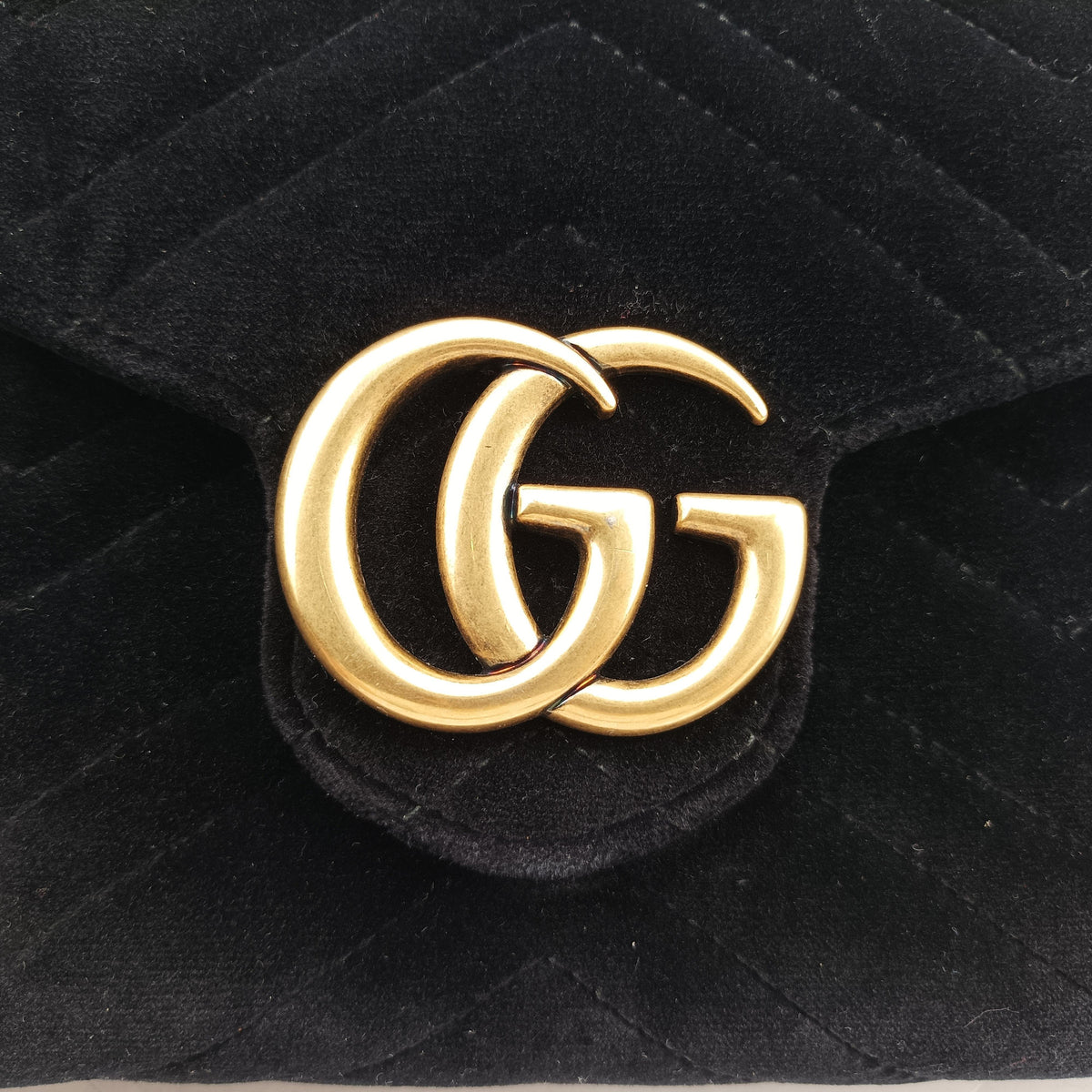 Pre-owned Gucci GG Marmont Black velour 474575 shoulderbag | stylenewstar