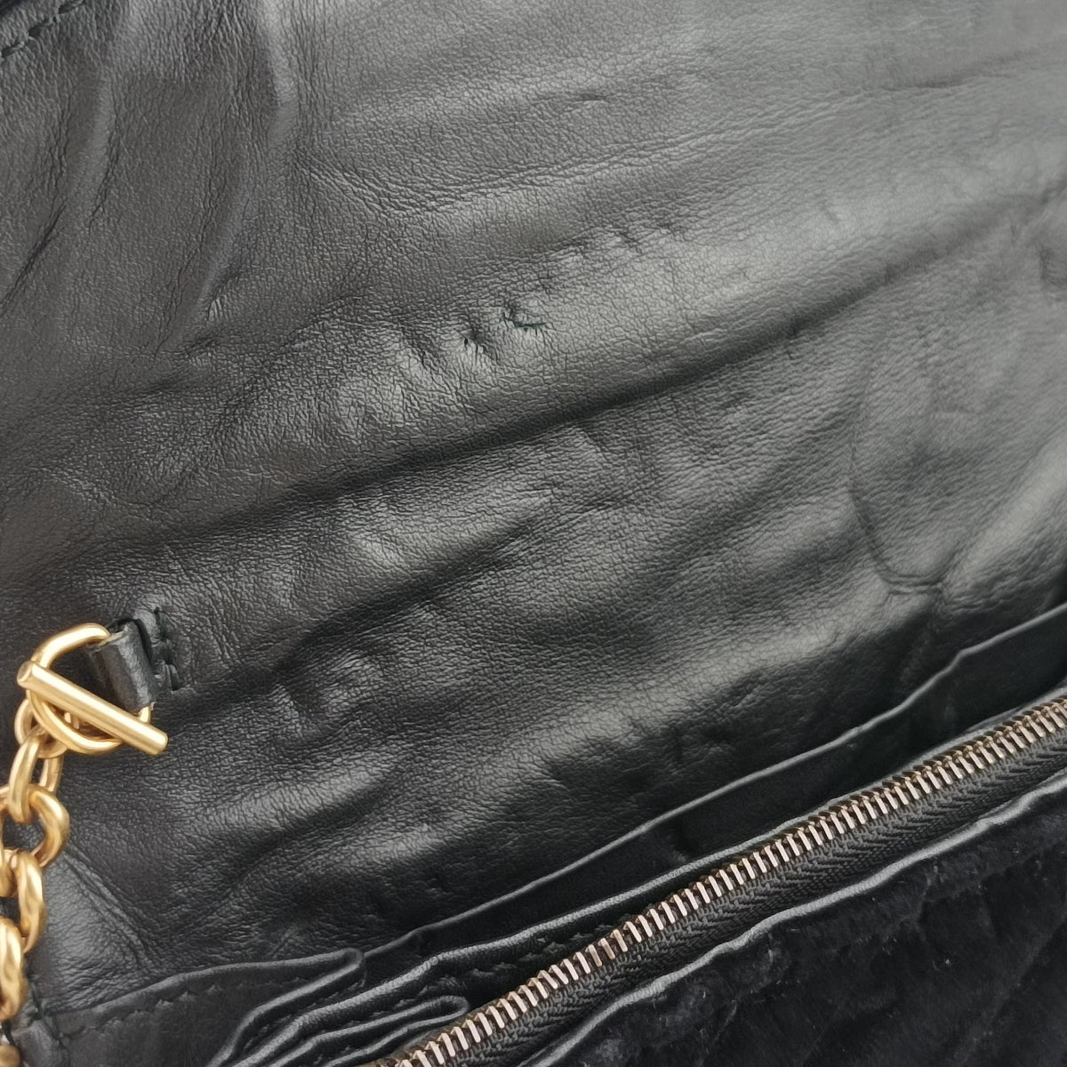 Pre-owned Gucci GG Marmont Black velour 474575 shoulderbag | stylenewstar