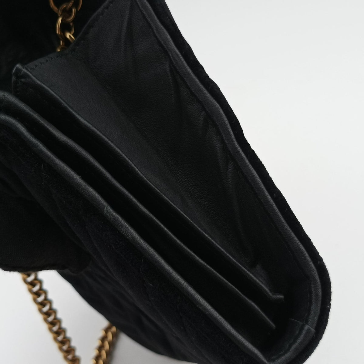 Pre-owned Gucci GG Marmont Black velour 474575 shoulderbag | stylenewstar