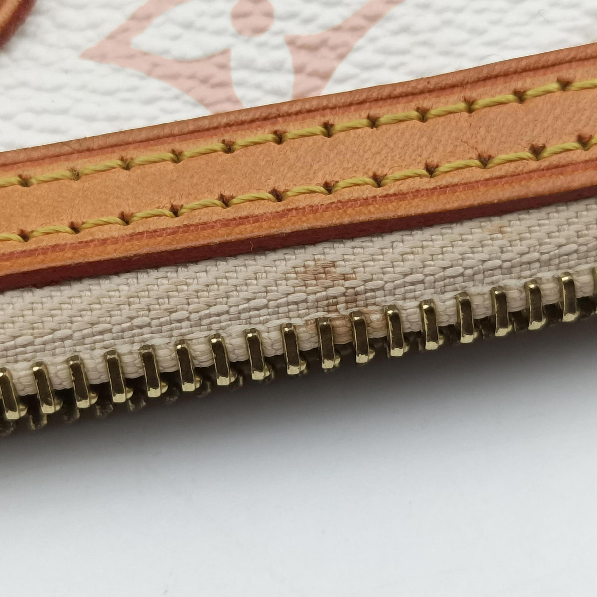 Pre-owned Louis Vuitton Pochette Mira MM Pouch white Monogram Multicolor M60096 handbag | stylenewstar