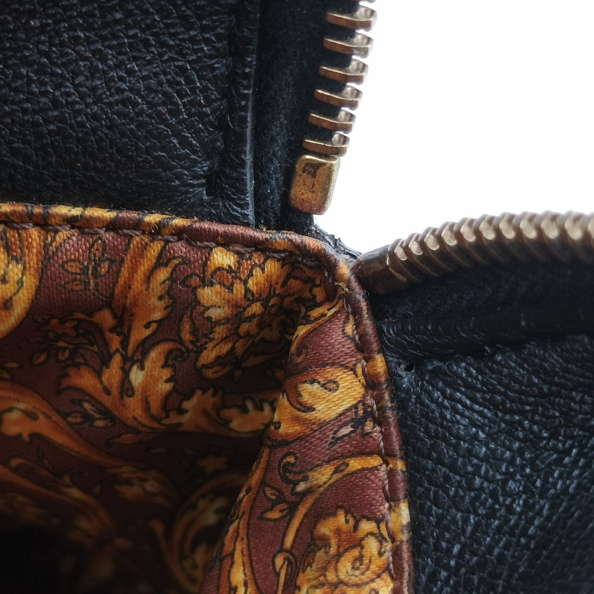Pre-owned VERSACE Medusa Demetra Vanitas Satchel Black Leather  shoulderbag | stylenewstar