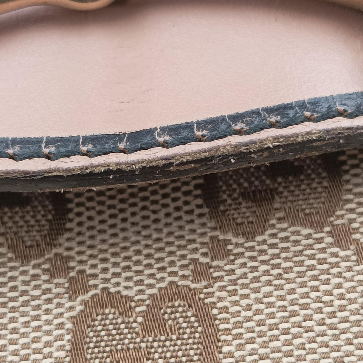 Pre-owned Gucci Emily Beige×pink canvas×leather 295402 shoulderbag | stylenewstar