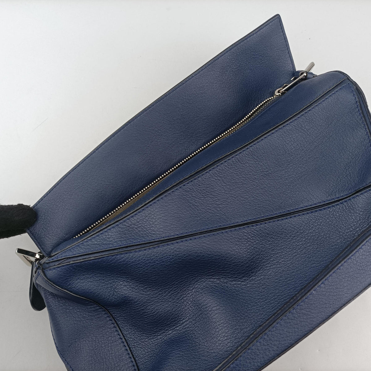 Pre-owned Loewe Puzzle Blue Leather  handbag | stylenewstar