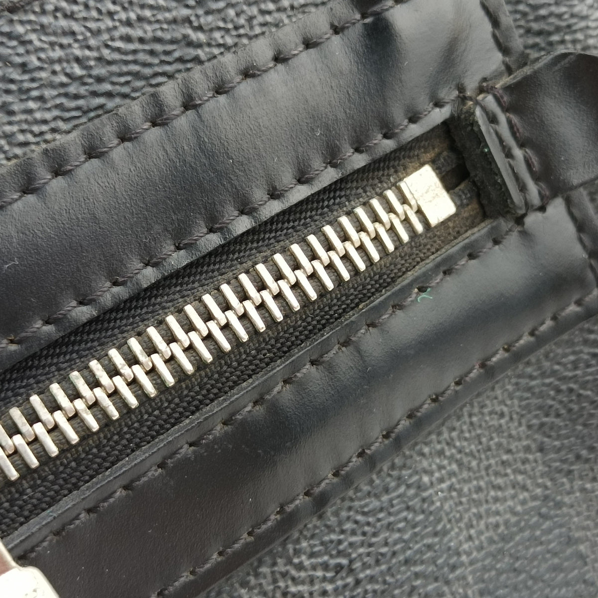 Pre-owned Louis Vuitton DANIEL MM Noir Damier GRAPHITE N58029 shoulderbag | stylenewstar