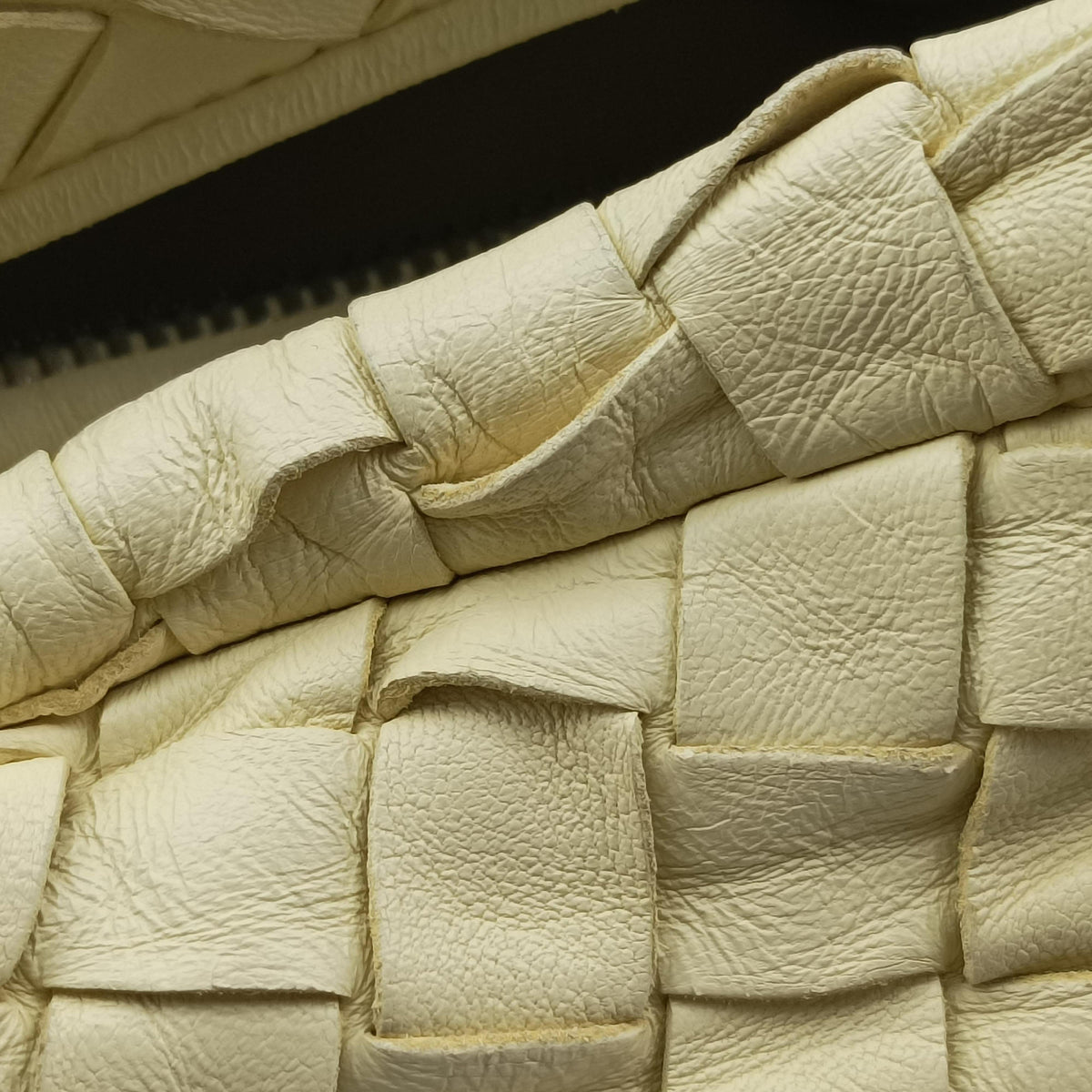 Secondhand Bottega Veneta The Jodie Yellow lambskin  handbag | stylenewstar