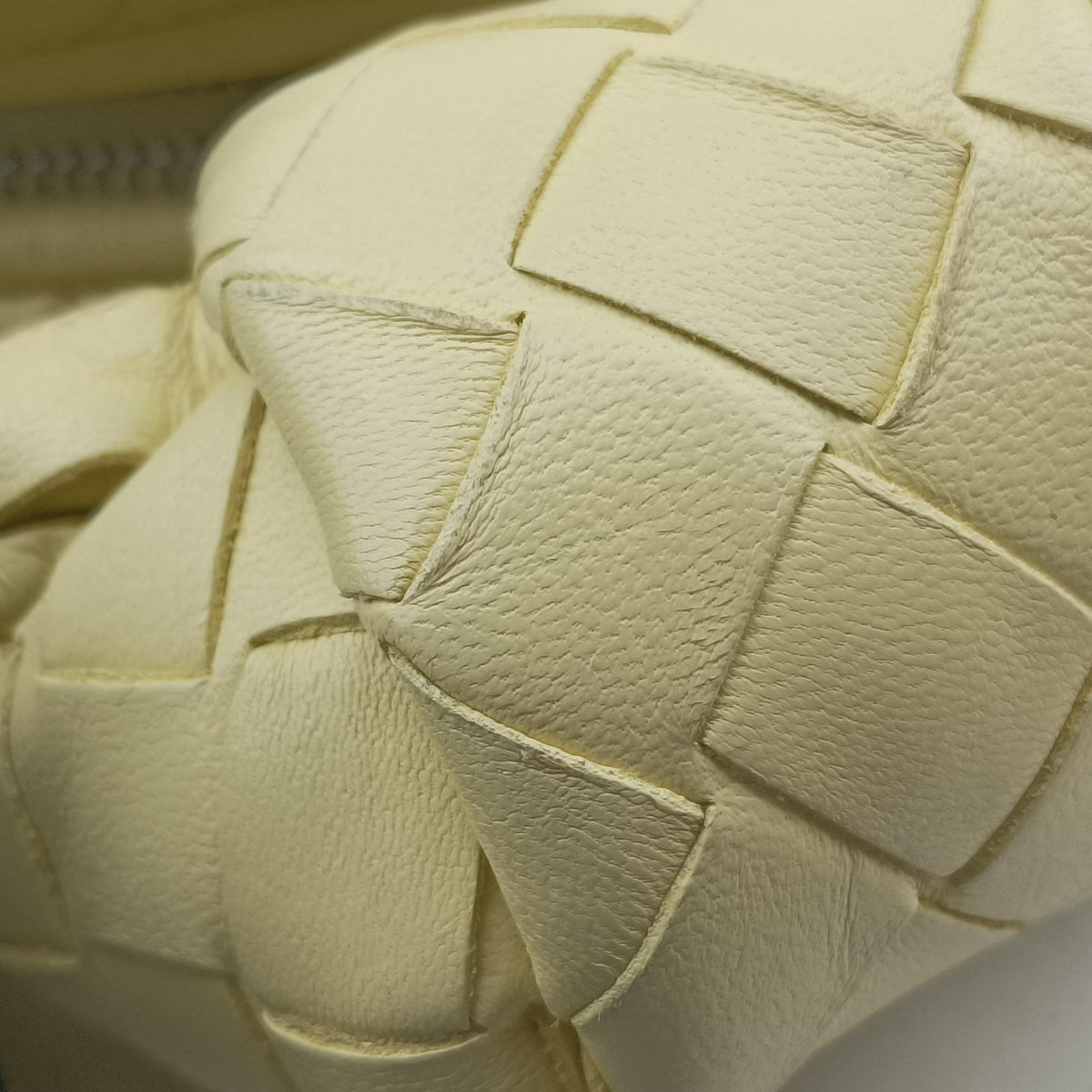 Secondhand Bottega Veneta The Jodie Yellow lambskin  handbag | stylenewstar