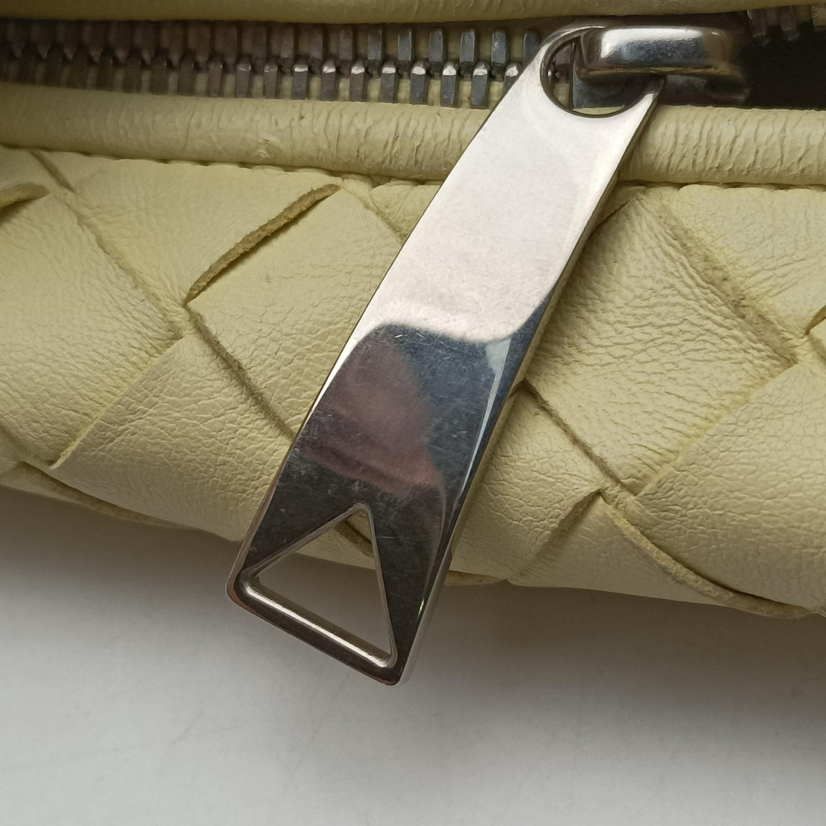 Secondhand Bottega Veneta The Jodie Yellow lambskin  handbag | stylenewstar