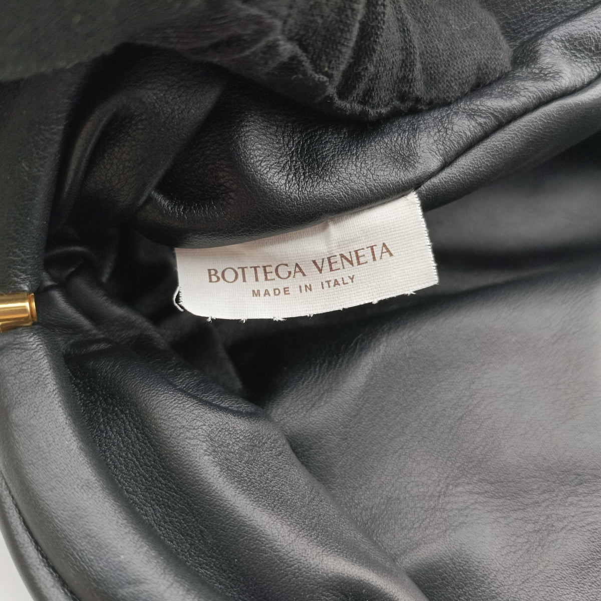 Secondhand Bottega Veneta The Chain Pouch Black Leather  bum bag/waist bag | stylenewstar
