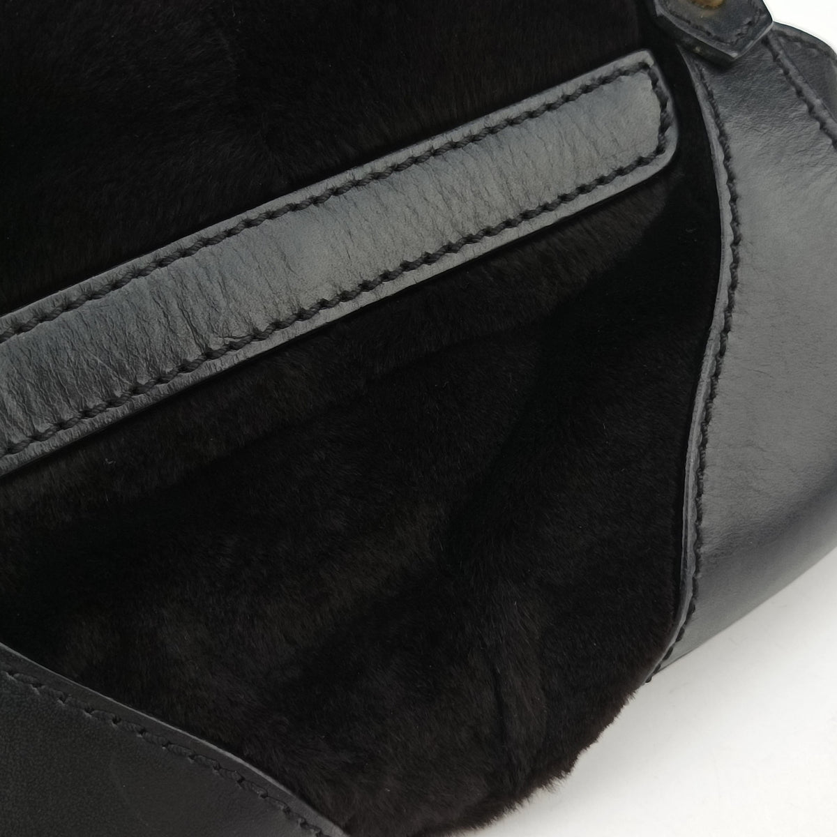 Vintage Fendi B Mix Black Leather×Fur 8BK038 handbag | stylenewstar