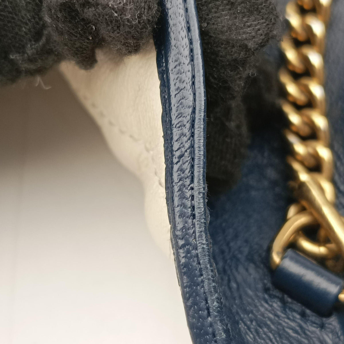Secondhand Gucci GG Marmont White×navy Leather 574969 shoulderbag | stylenewstar