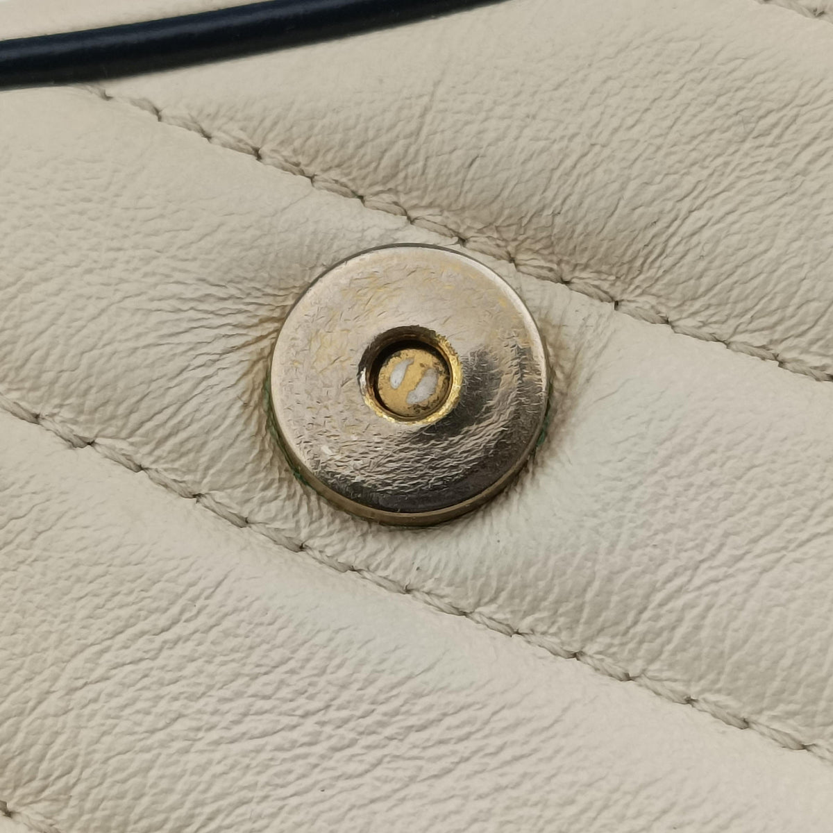 Secondhand Gucci GG Marmont White×navy Leather 574969 shoulderbag | stylenewstar