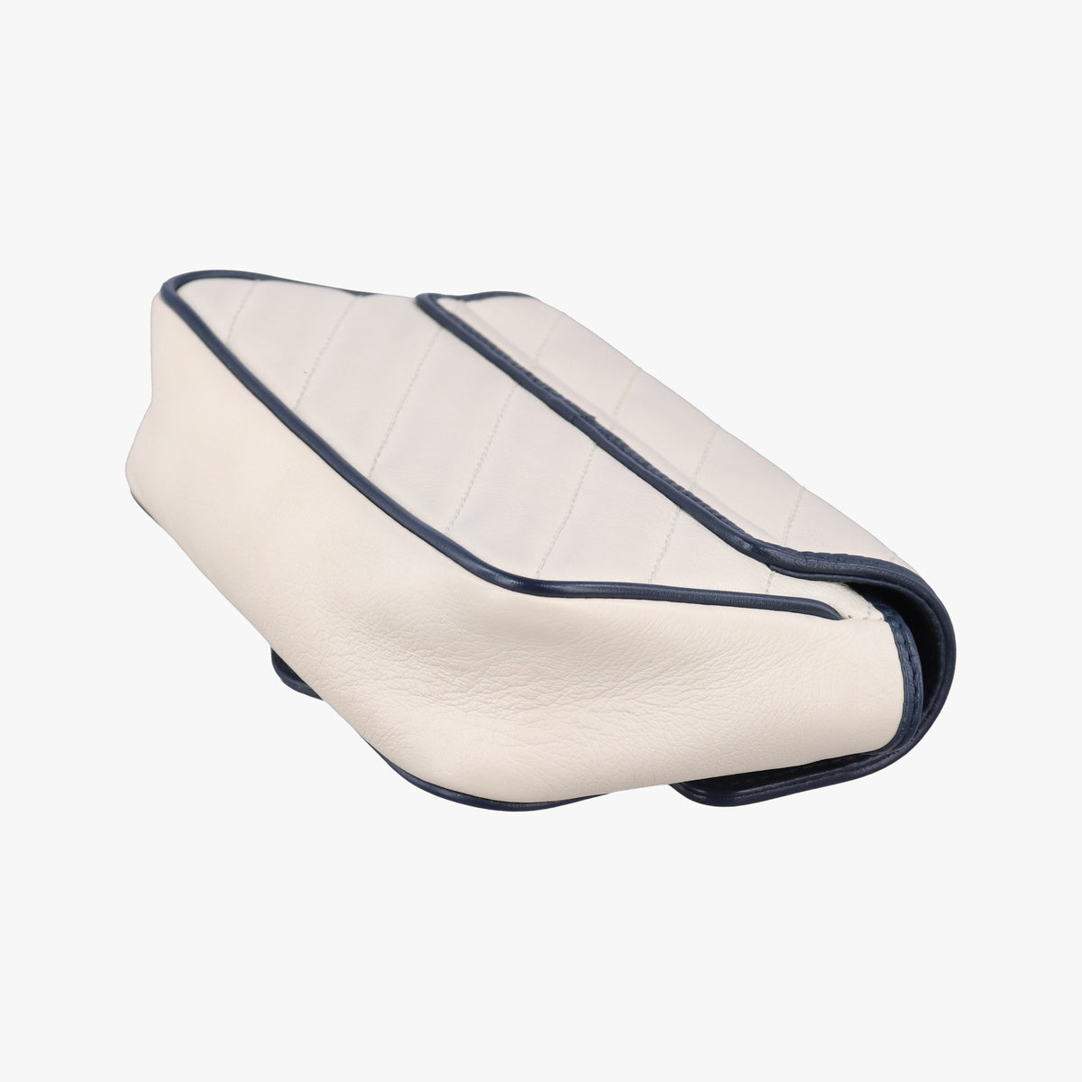 Secondhand Gucci GG Marmont White×navy Leather 574969 shoulderbag | stylenewstar