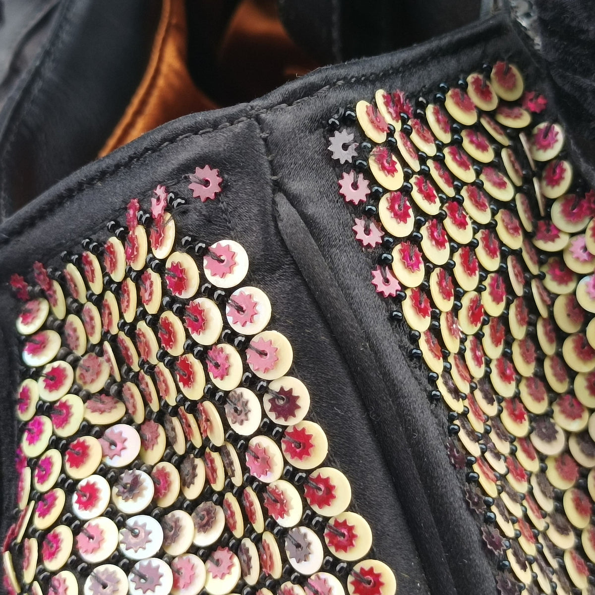 Pre-owned Fendi Spy Black x multicolor Sequins x Velvet x Silk 8BR589 handbag | stylenewstar