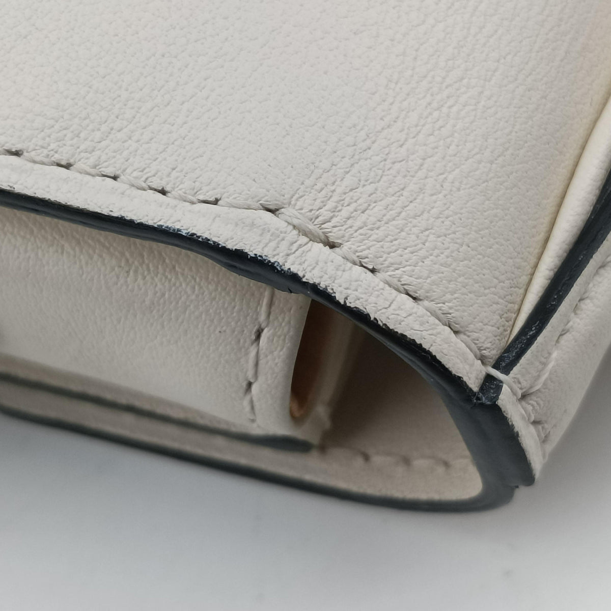 Pre-owned Delvaux Tampete White Leather  shoulderbag | stylenewstar