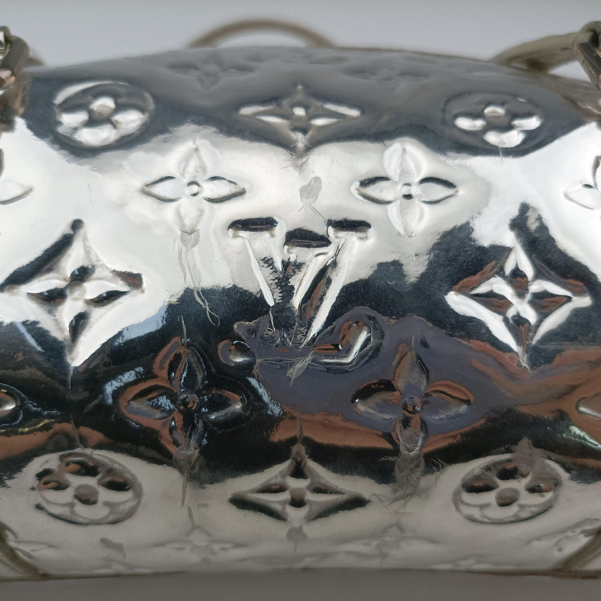 Pre-owned Louis Vuitton Papillon Dore Monogram Miroir M95270 handbag | stylenewstar