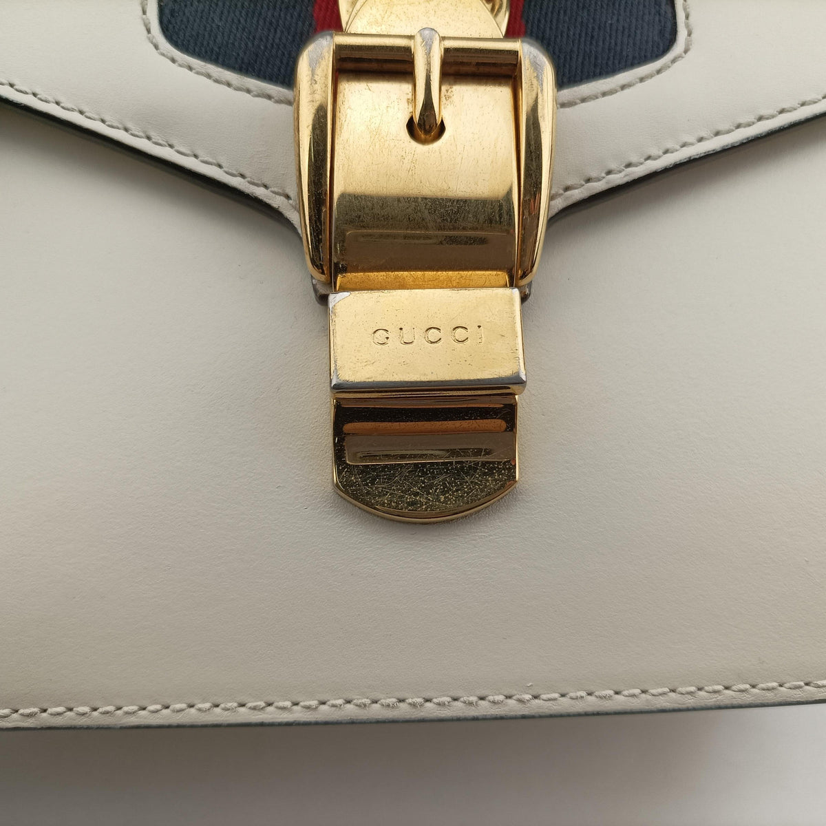 Pre-owned Gucci Sylvie White Leather 470270 shoulderbag | stylenewstar