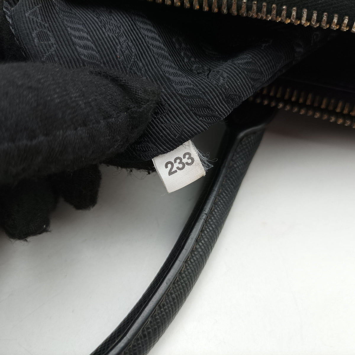 Secondhand Prada Galleria Black SAFFIANO Leather BN2274 shoulderbag | stylenewstar