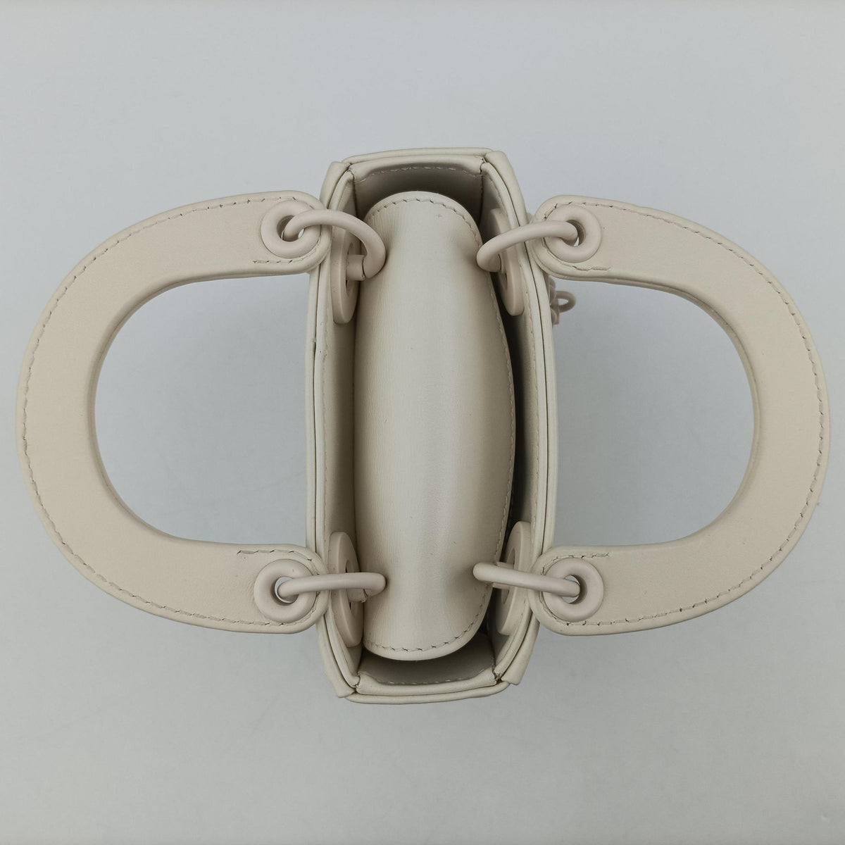 Pre-owned Christian Dior Lady Dior White leather  shoulderbag | stylenewstar