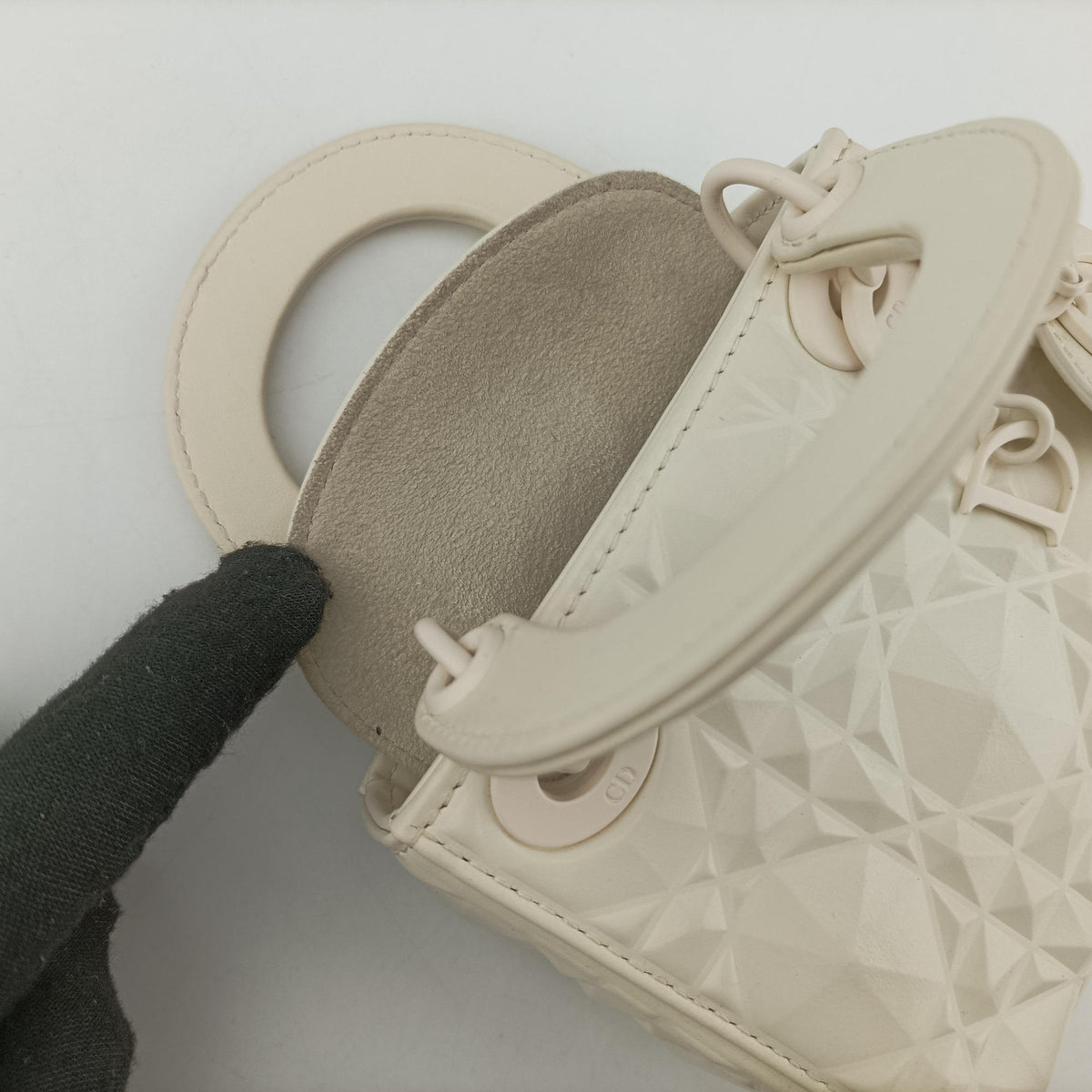 Pre-owned Christian Dior Lady Dior White leather  shoulderbag | stylenewstar