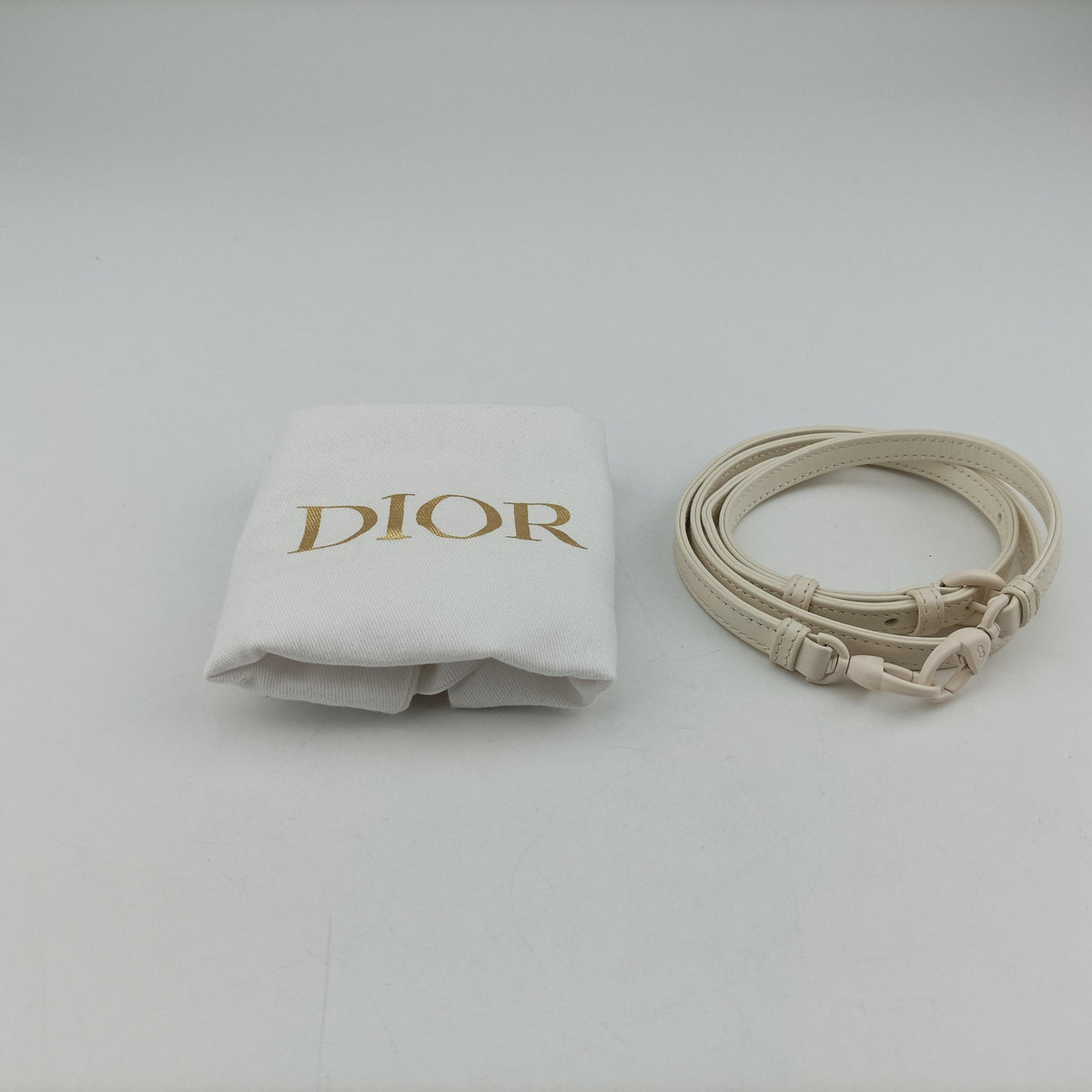Pre-owned Christian Dior Lady Dior White leather  shoulderbag | stylenewstar