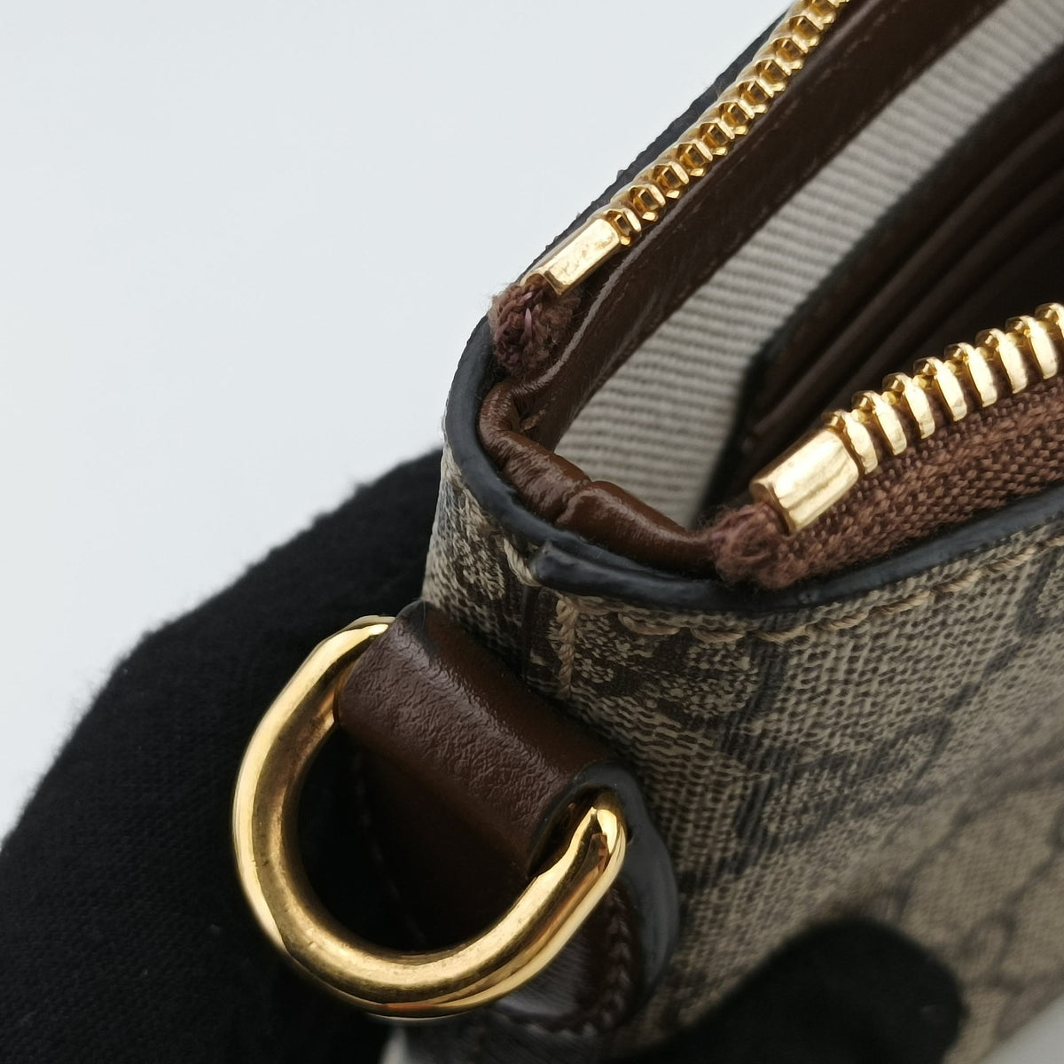 Pre-owned Gucci Interlocking G Messenger Beige × Brown PVC coated canvas× Leather 723306 crossbodybag | stylenewstar