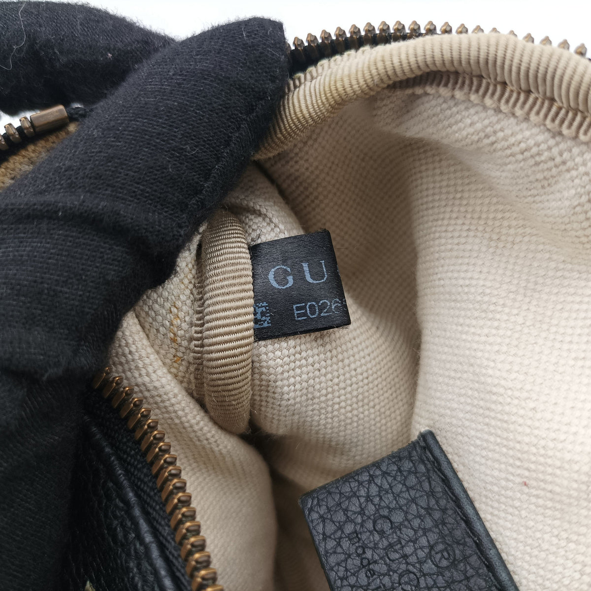 Secondhand Gucci Print Black Leather 527792 bum bag/waist bag | stylenewstar