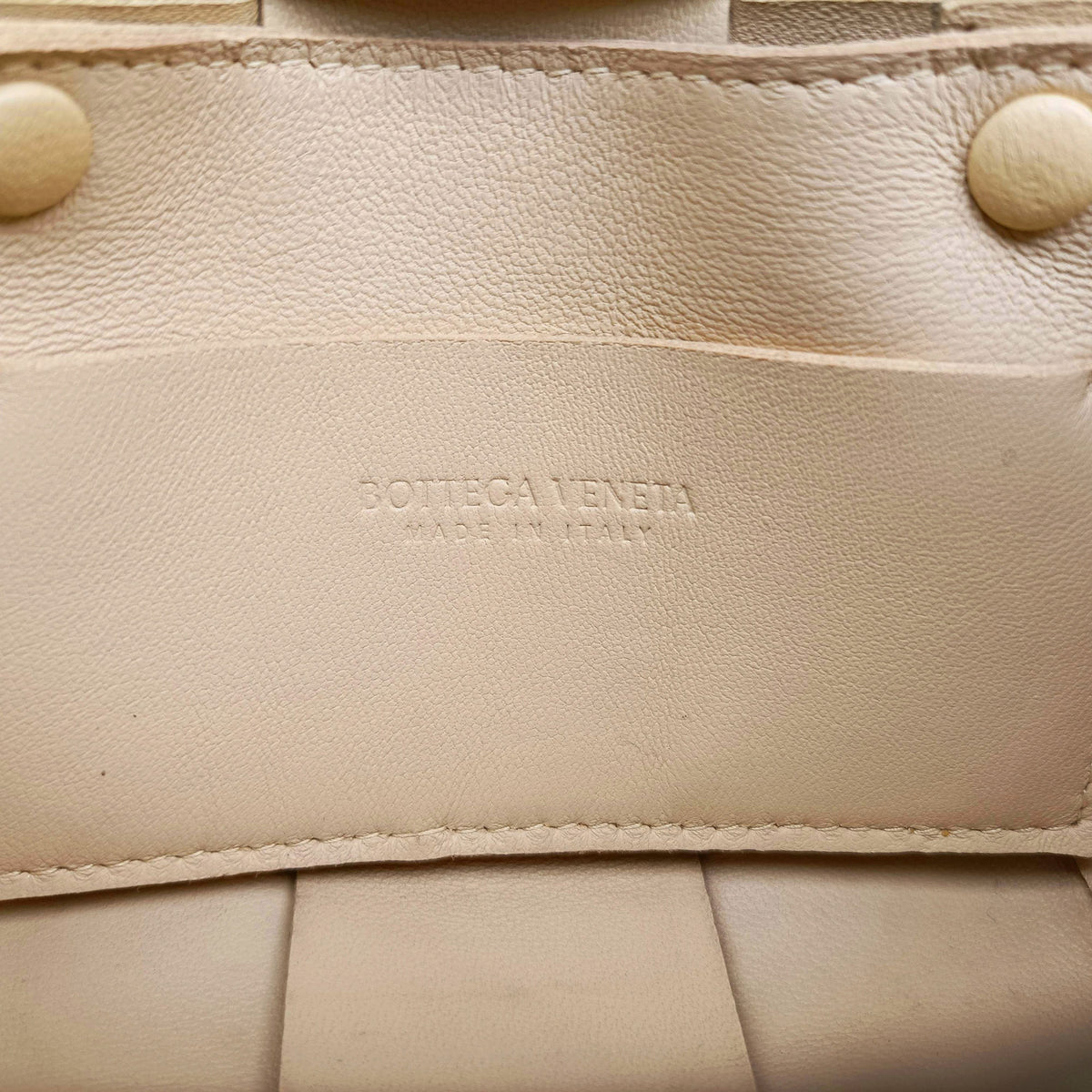 Pre-owned Bottega Veneta candy cassette Beige lambskin  shoulderbag | stylenewstar