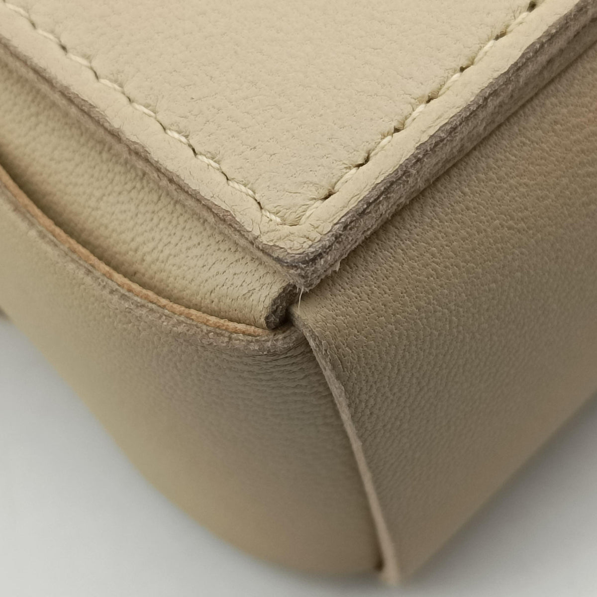 Pre-owned Bottega Veneta candy cassette Beige lambskin  shoulderbag | stylenewstar