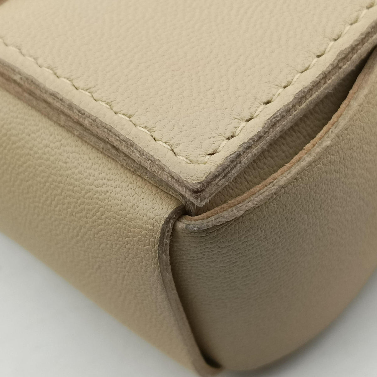 Pre-owned Bottega Veneta candy cassette Beige lambskin  shoulderbag | stylenewstar