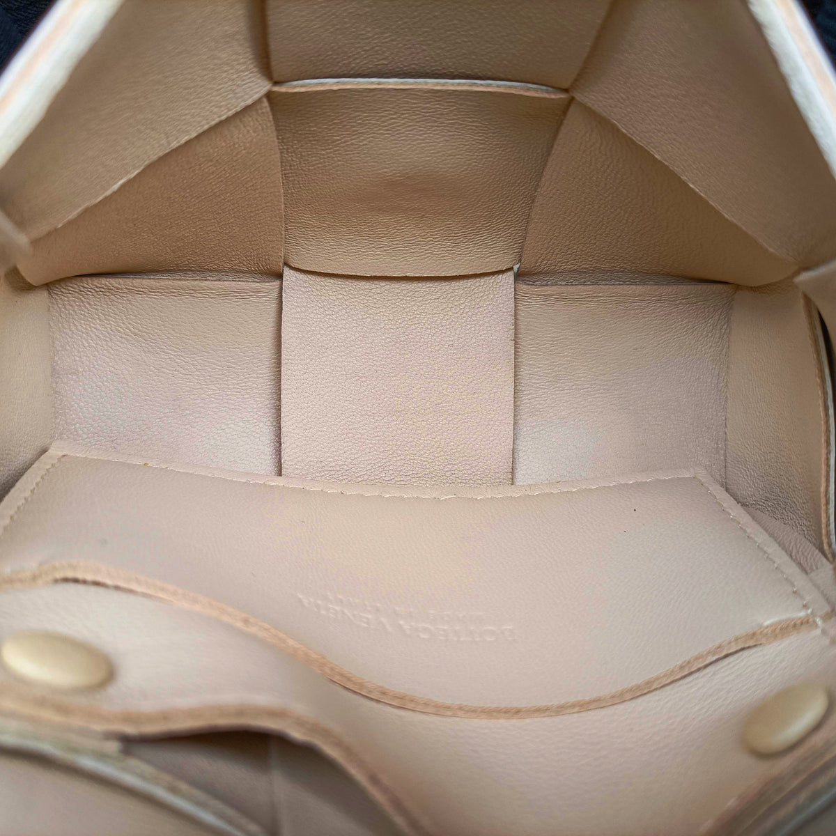 Pre-owned Bottega Veneta candy cassette Beige lambskin  shoulderbag | stylenewstar