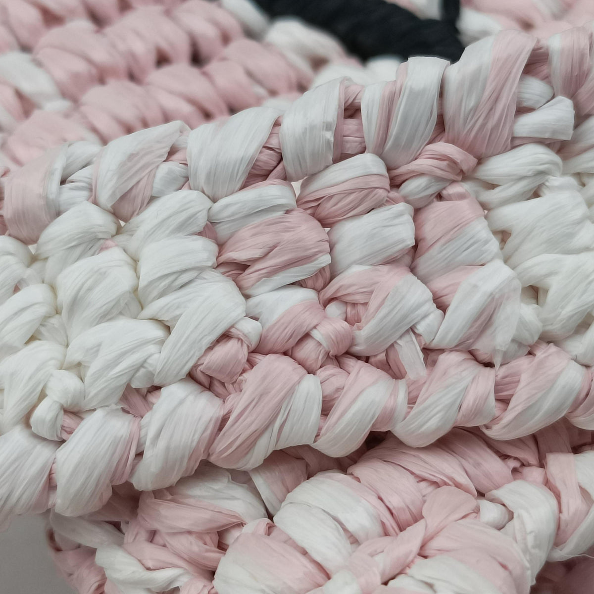 Pre-owned Prada Effect Crochet Pink Raffia  shoulderbag | stylenewstar