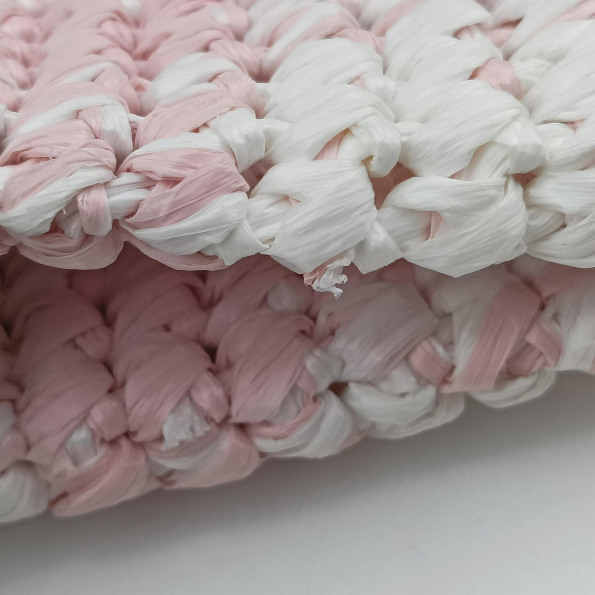 Pre-owned Prada Effect Crochet Pink Raffia  shoulderbag | stylenewstar