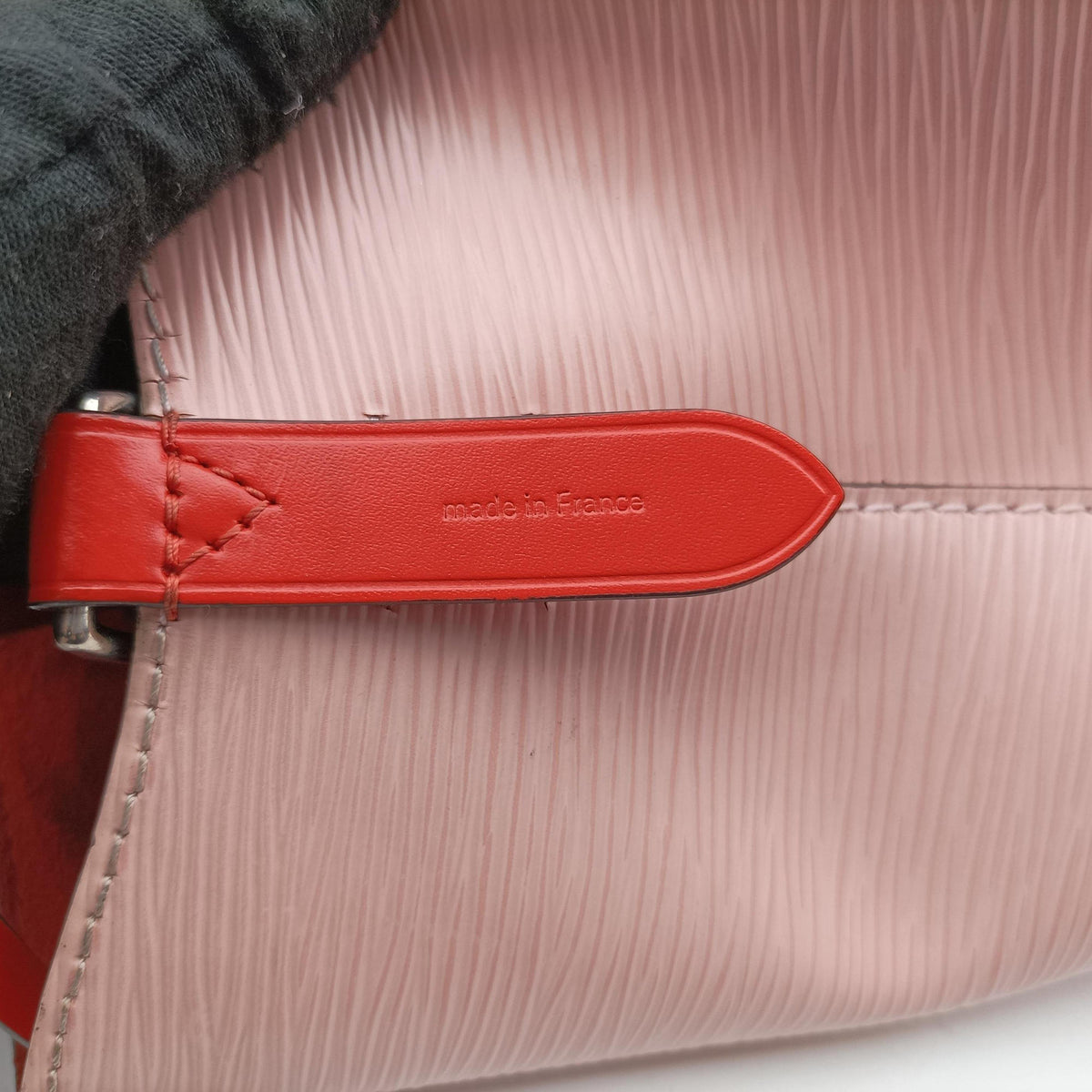 Vintage Louis Vuitton NeoNoe Rose Valerine Epi M54370 shoulderbag | stylenewstar