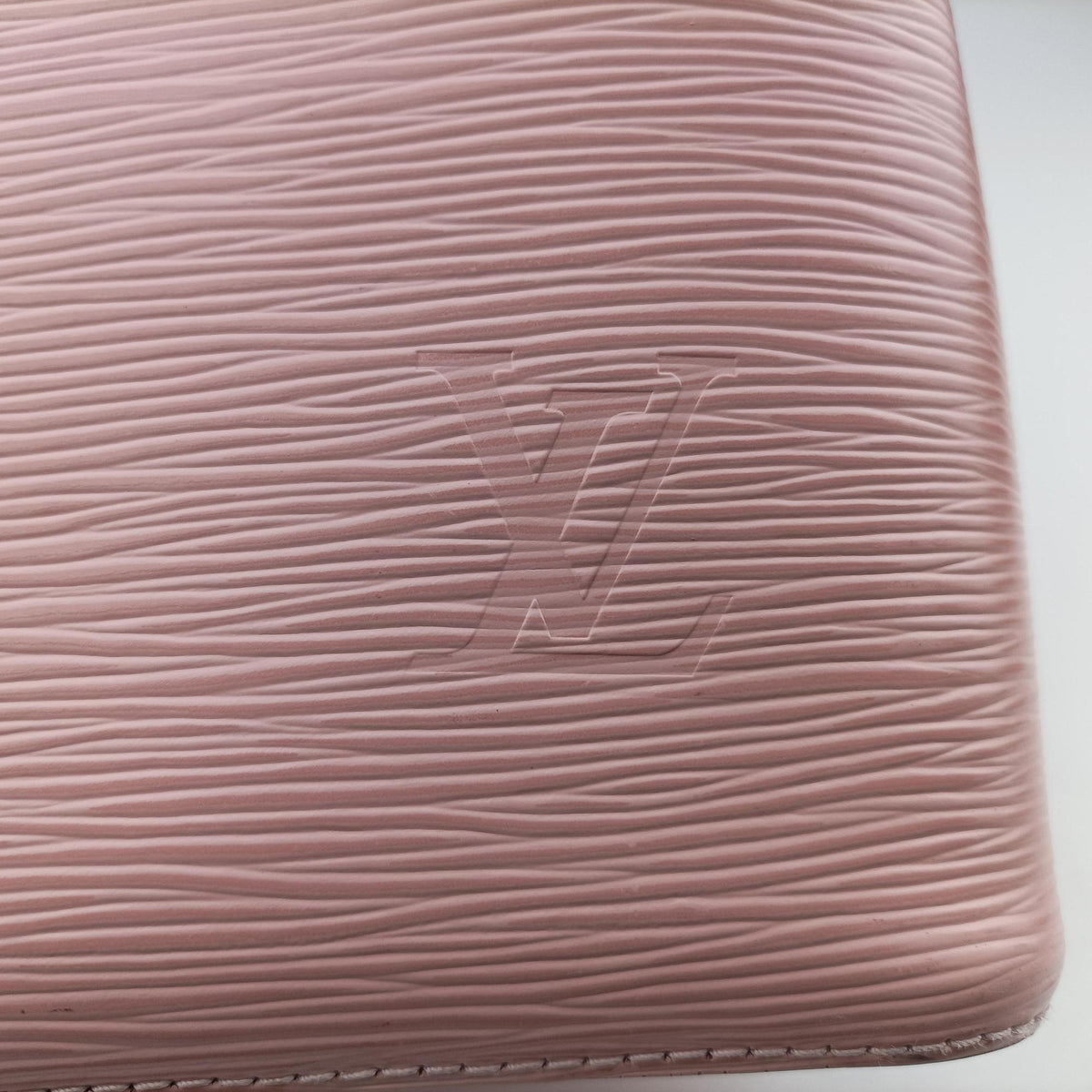 Vintage Louis Vuitton NeoNoe Rose Valerine Epi M54370 shoulderbag | stylenewstar