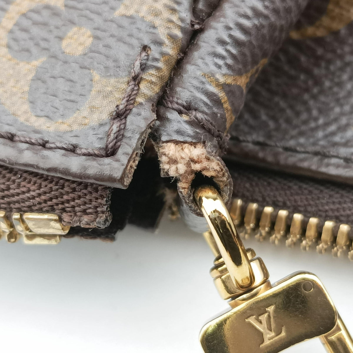 Pre-owned Louis Vuitton MULTI POCHETTE ACCESSOIRES brown×khaki Monogram Canvas M44813 shoulderbag | stylenewstar