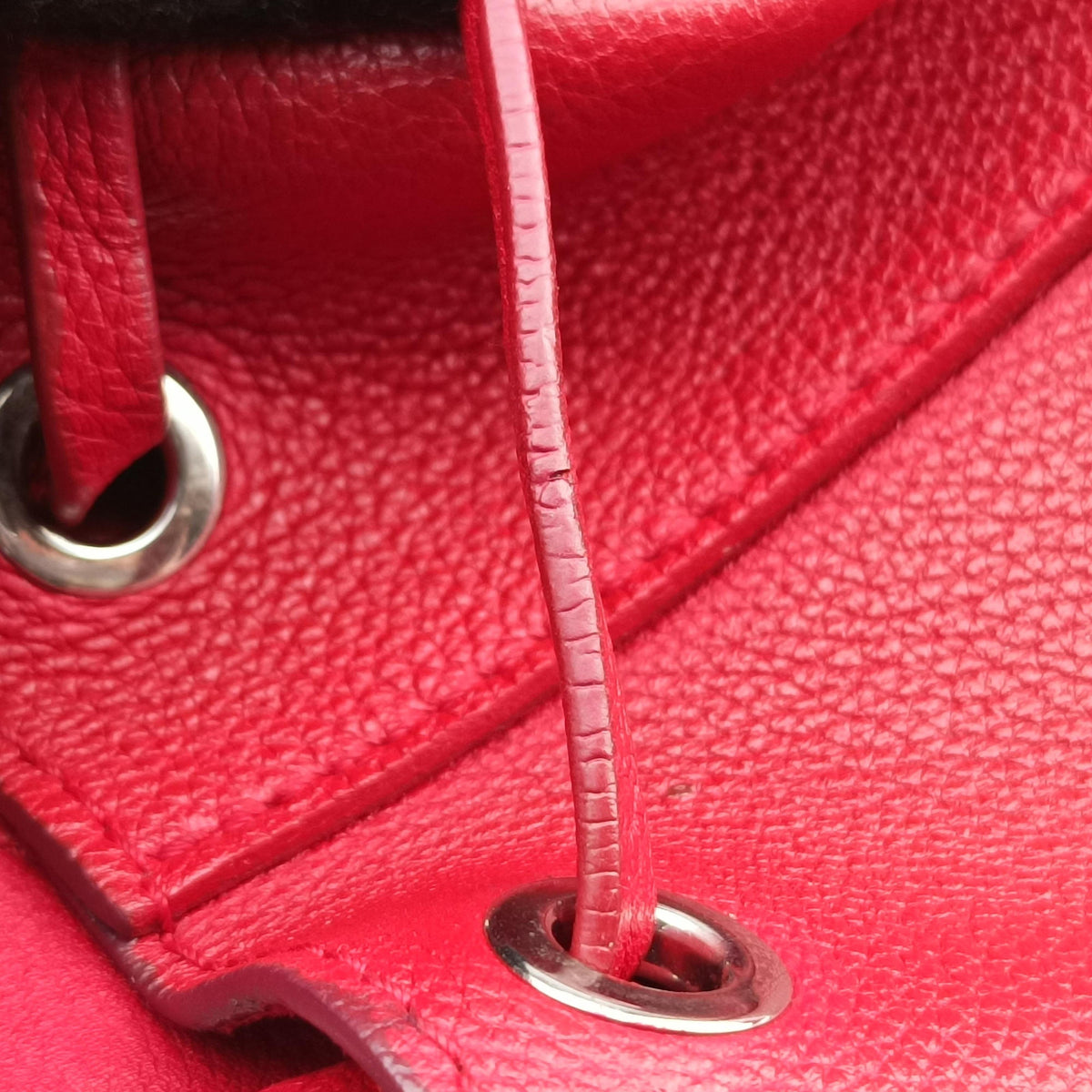 Vintage Louis Vuitton LOCKME RUBIS Taurillon leather M41814 backpack/rucksack | stylenewstar
