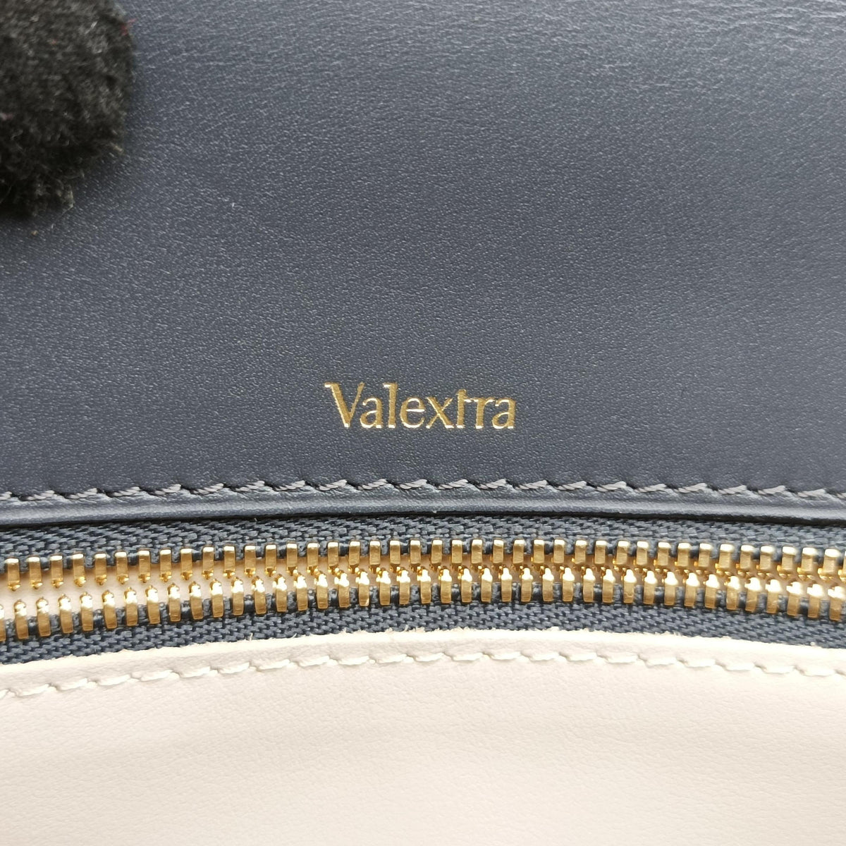 Secondhand Valextra Iside Grey x Red Calf Leather  shoulderbag | stylenewstar