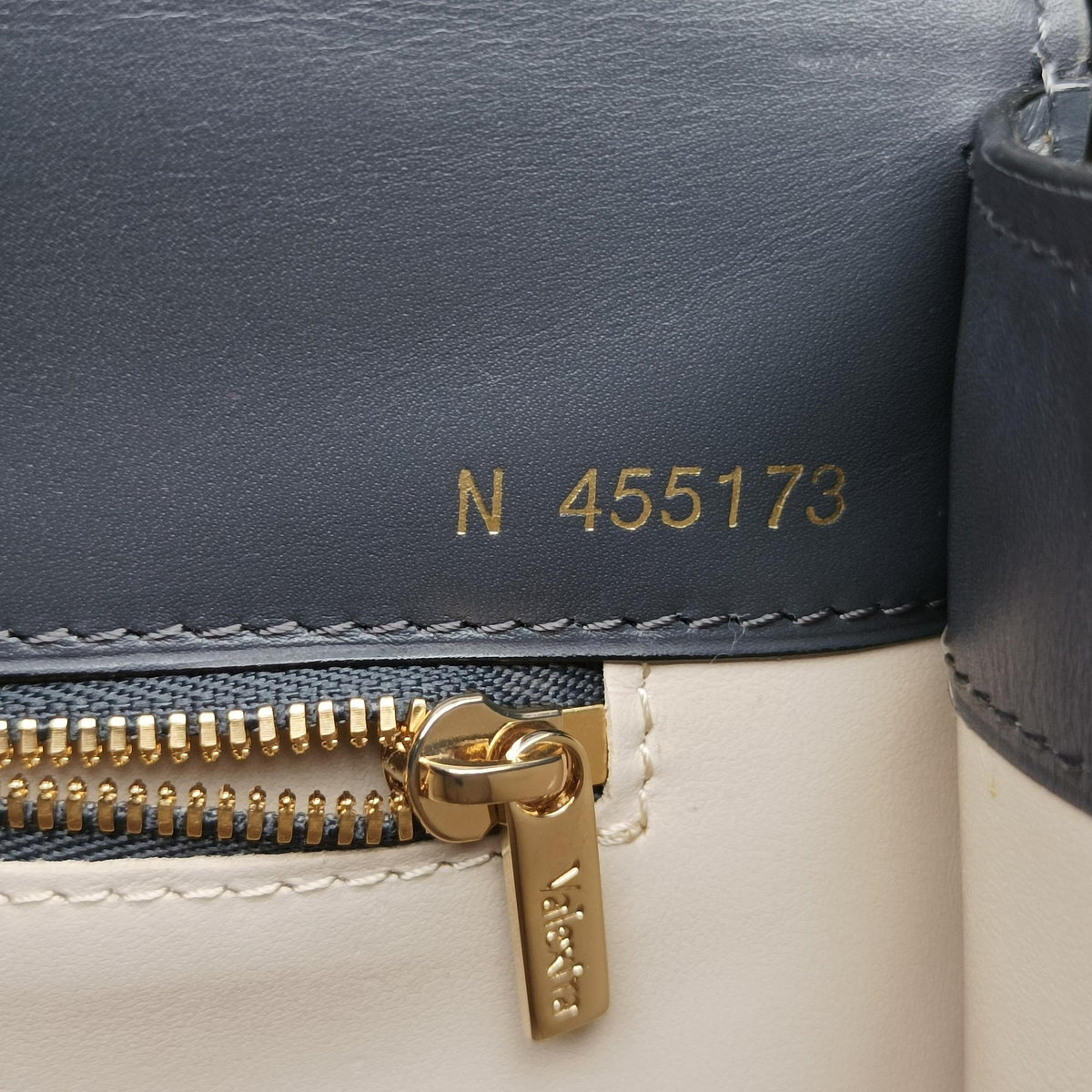 Secondhand Valextra Iside Grey x Red Calf Leather  shoulderbag | stylenewstar