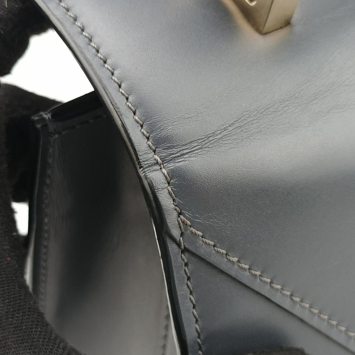 Secondhand Valextra Iside Grey x Red Calf Leather  shoulderbag | stylenewstar