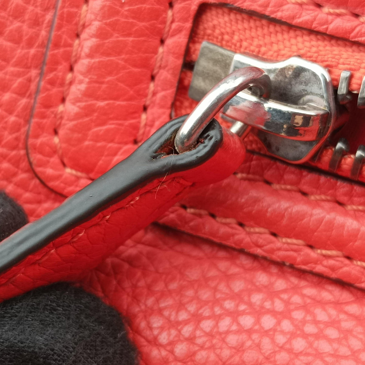 Pre-owned Celine Luggage Mini Shopper Red Leather  handbag | stylenewstar