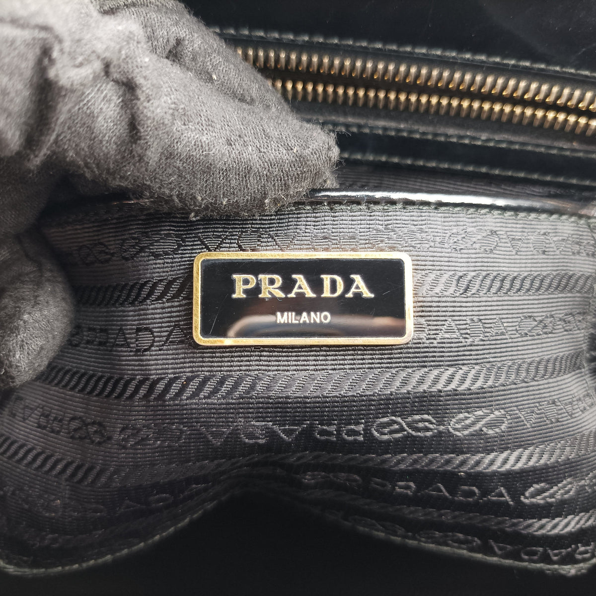 Pre-owned Prada Galleria Black patent 1BA274 handbag | stylenewstar