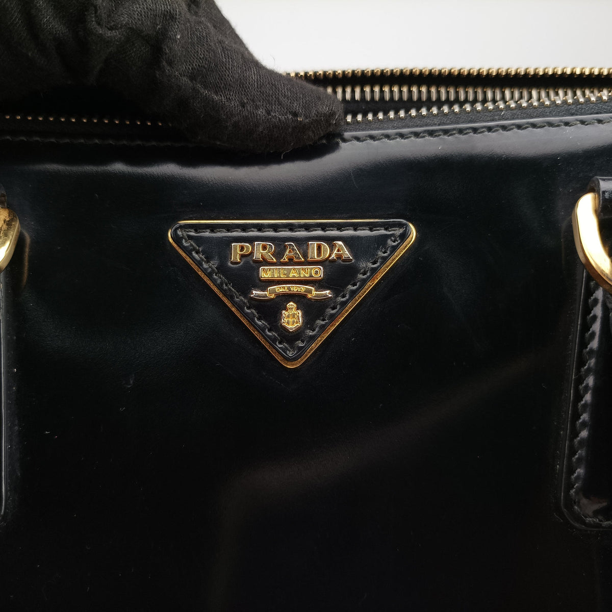 Pre-owned Prada Galleria Black patent 1BA274 handbag | stylenewstar