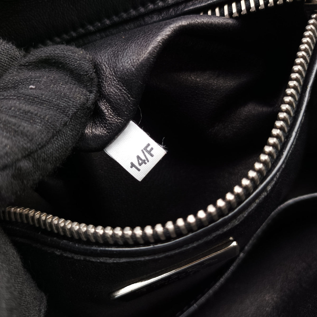 Pre-owned Prada Twin Pocket Winged Tote Black Leather BN2619 handbag | stylenewstar